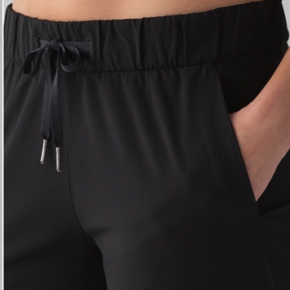 Lululemon On The Fly Pant *Woven 28" - Picture 3 of 7